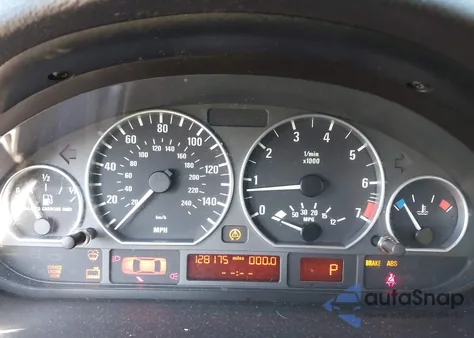 2004 BMW 330 Xi из США, поврежденный, VIN WBAEW53484PN35152